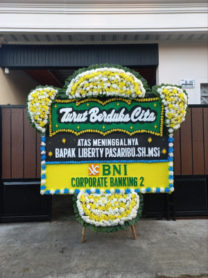 Papan Bunga Duka di Padang Harapan